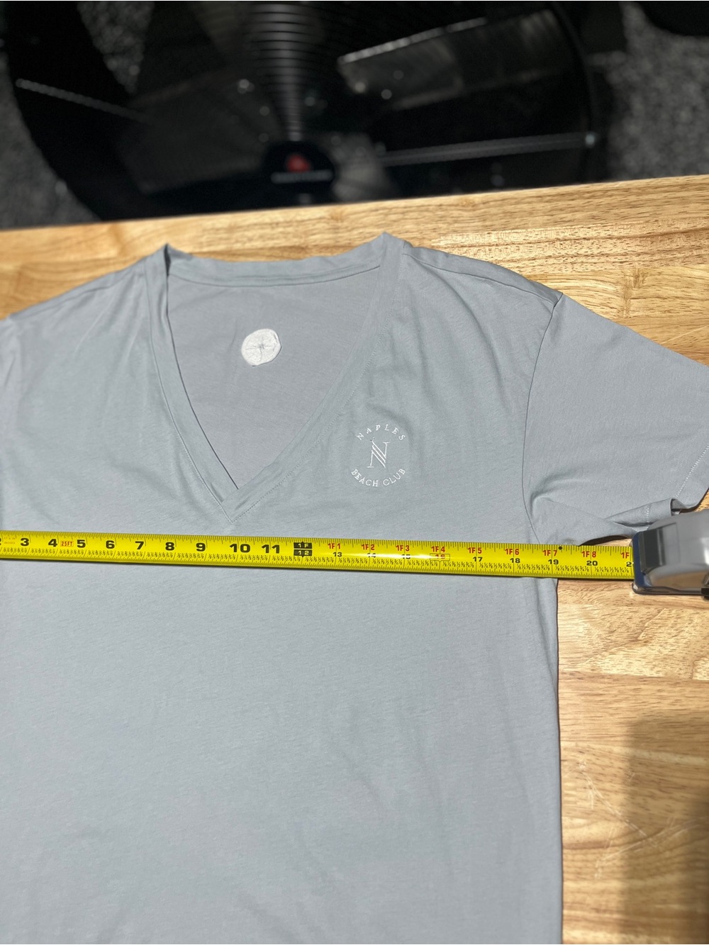 Vuori Naples Beach Club Tee Small Coastal Quiet Luxury Athleisure Gray Cotton - Picture 6 of 11